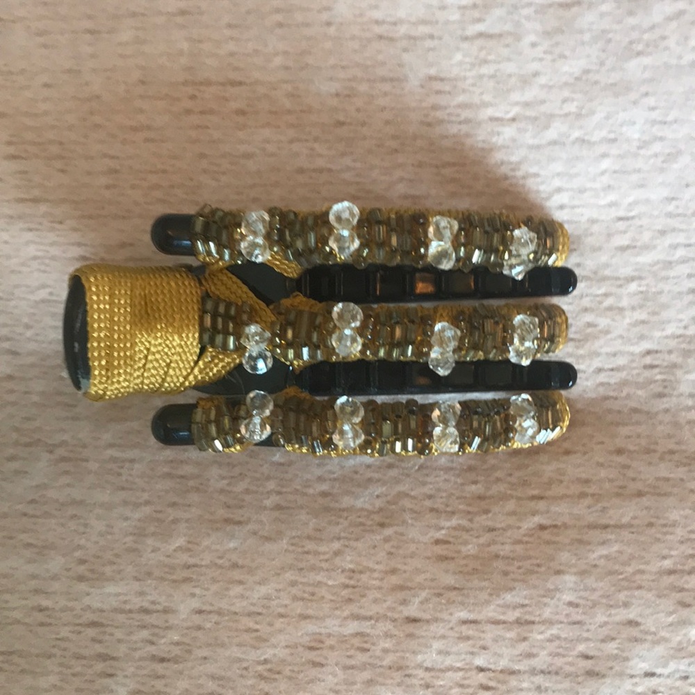 Beaded hair clip